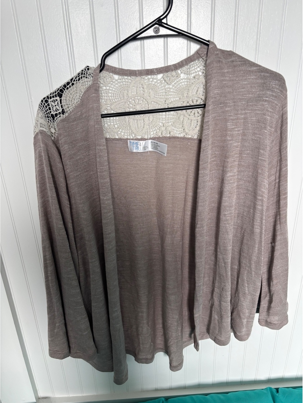 Lightweight 3/4 sleeve cardigan